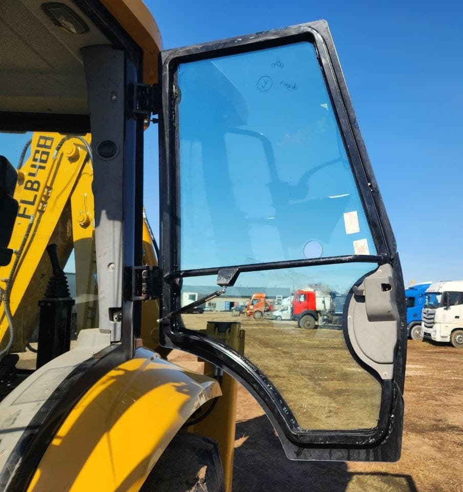 Lovol FLB468 Экскаватор-погрузчик - 7
