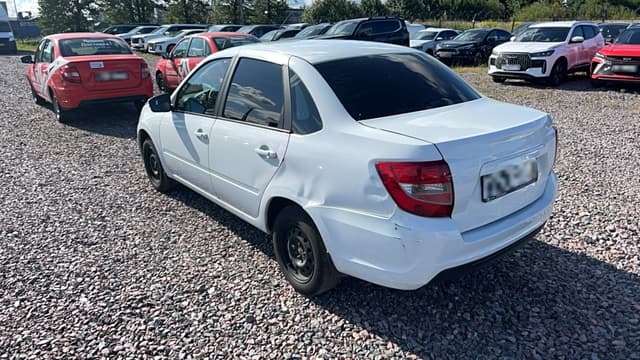 Lada Granta седан - 4