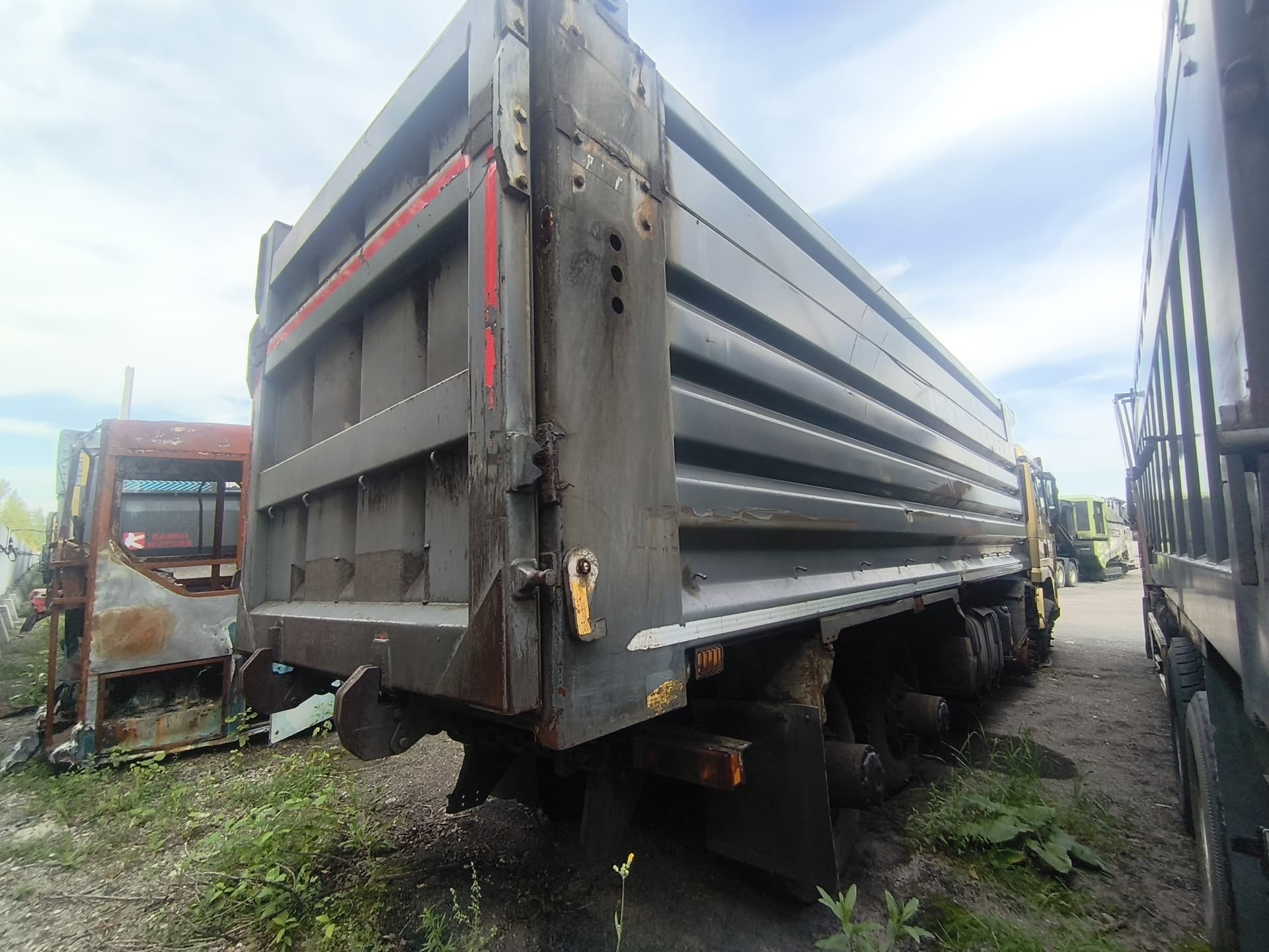 Shacman (Shaanxi) SX* 8x4 Самосвал - 3