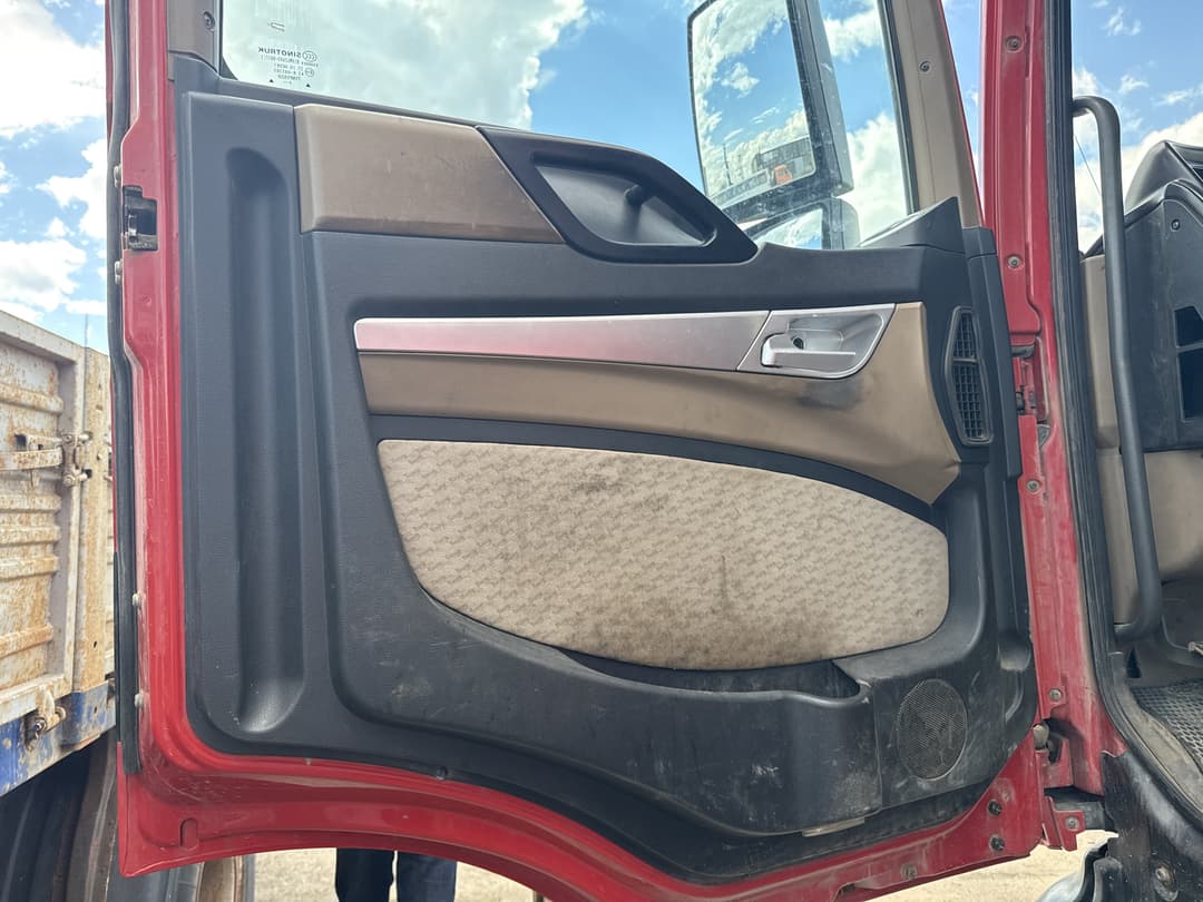 Howo T5G 6x4 Самосвал - 7