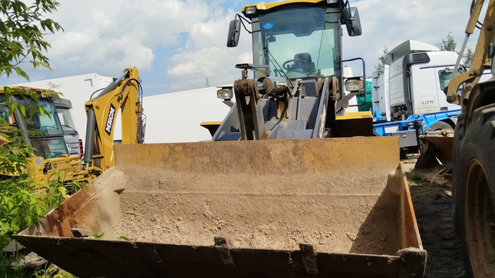 Xcmg LW330 Фронтальный погрузчик - 1