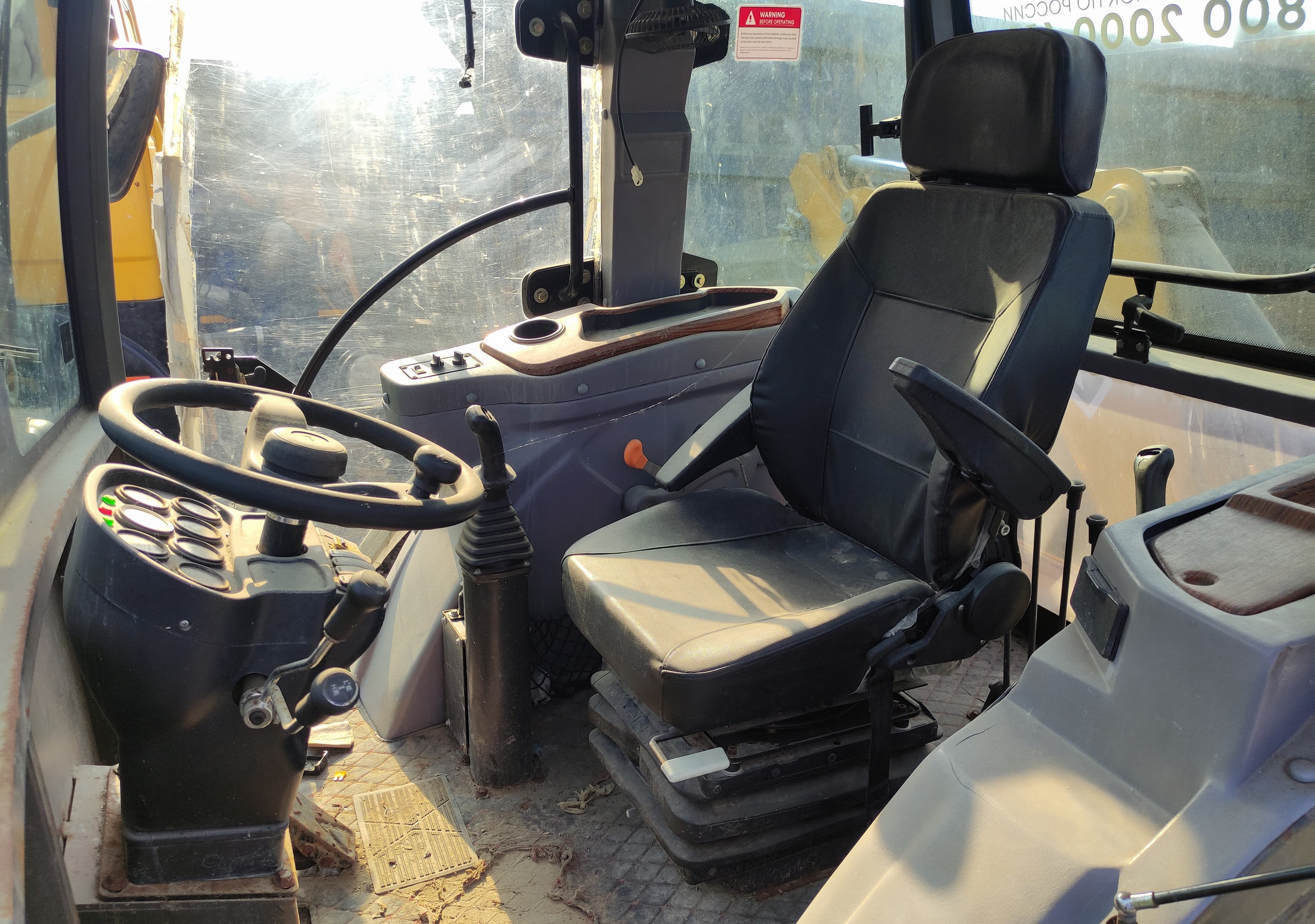 Runmax SE440 Экскаватор-погрузчик - 5