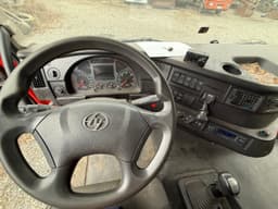 Hongyan CQ3406HV39 8x4 Самосвал - 5