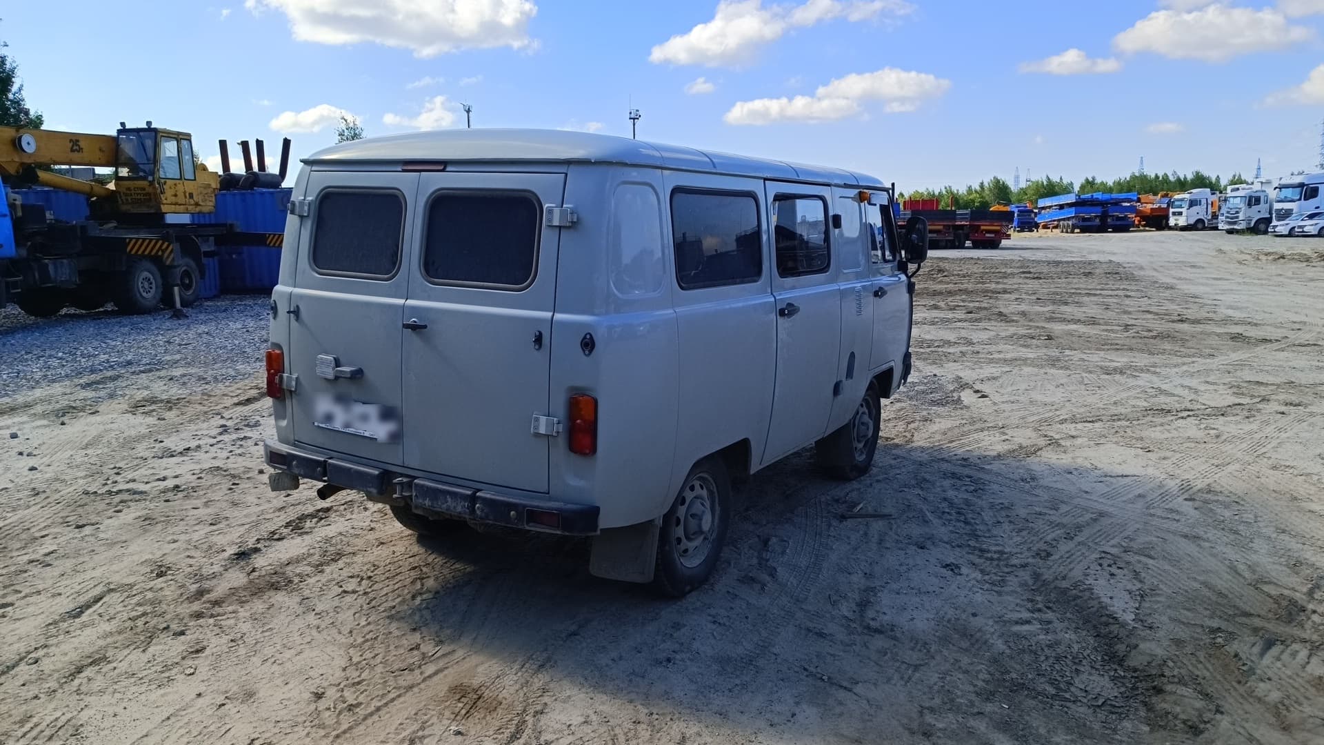 UAZ 3909* Грузопассажирский - 3