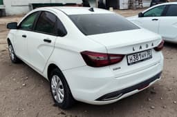 Lada Vesta седан - 4