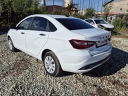 Lada Vesta седан - 4