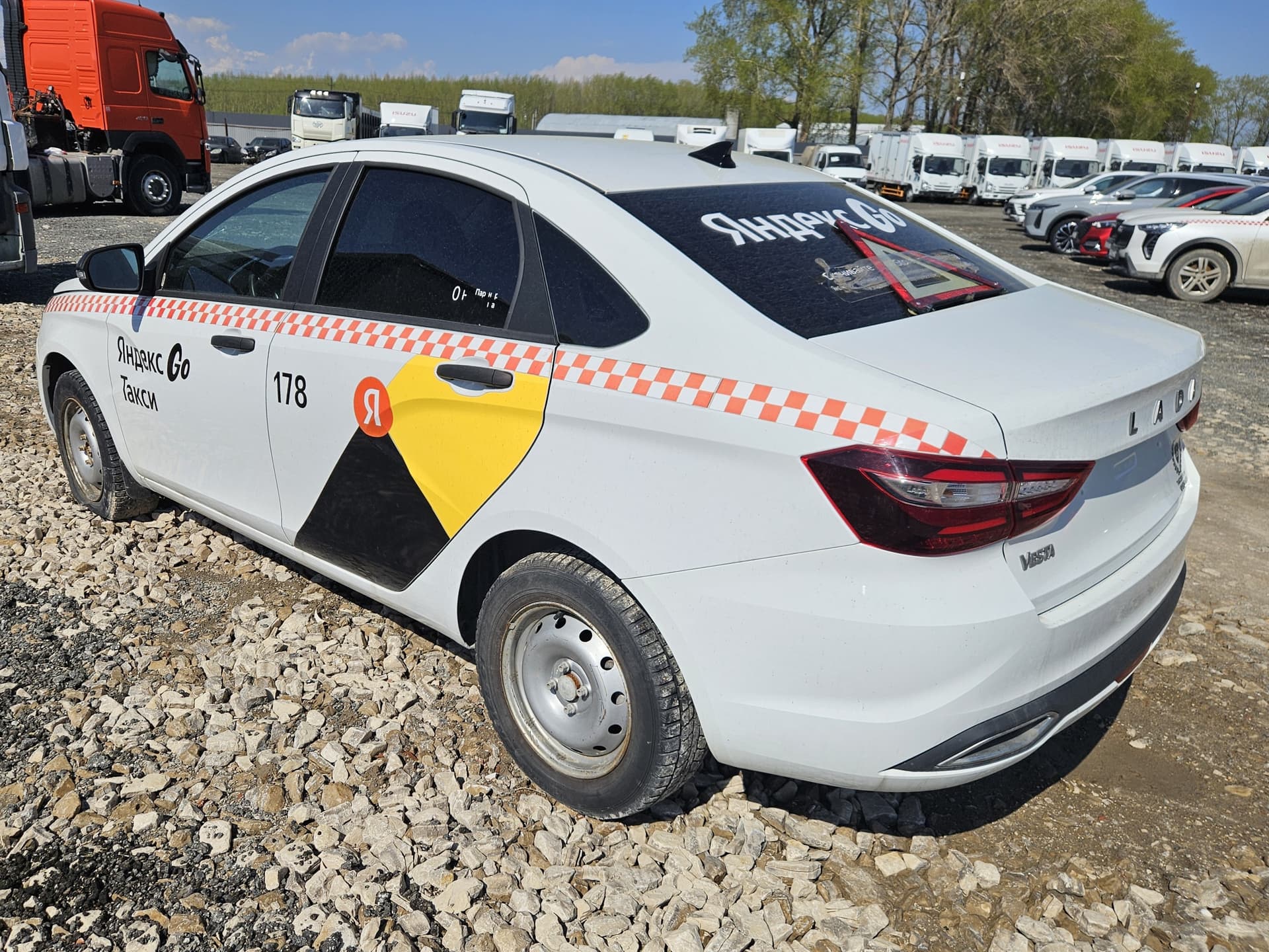 Lada Vesta седан - 4