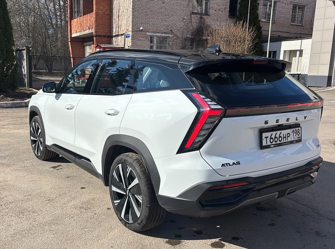 Geely Atlas - 4