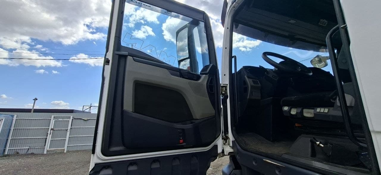 MAN TGX 4X2 Седельный тягач - 8