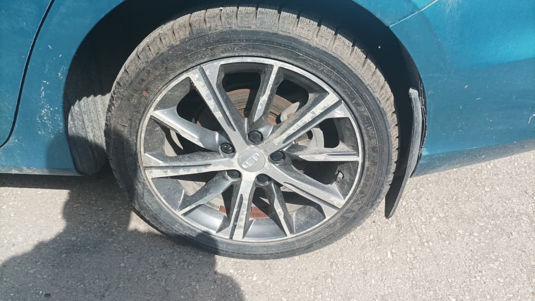 Geely EMGRAND - 10