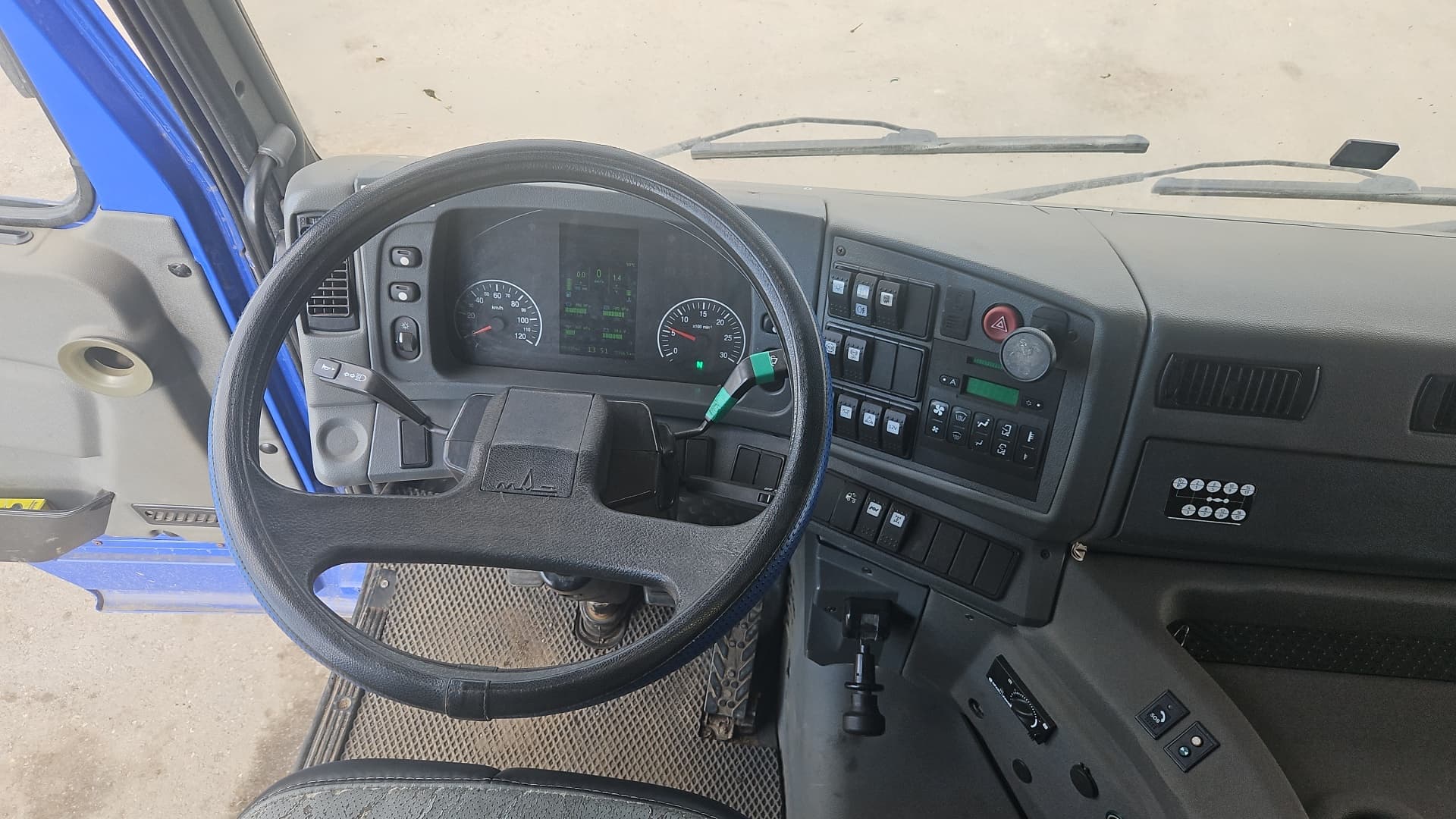МАЗ 6430 6x4 Седельный тягач - 5