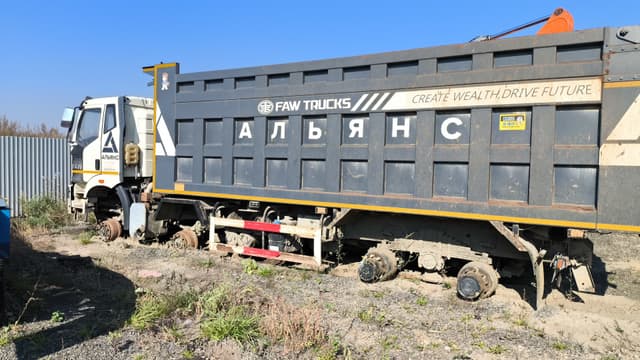 FAW CA 3310 8x4 Самосвал - 4