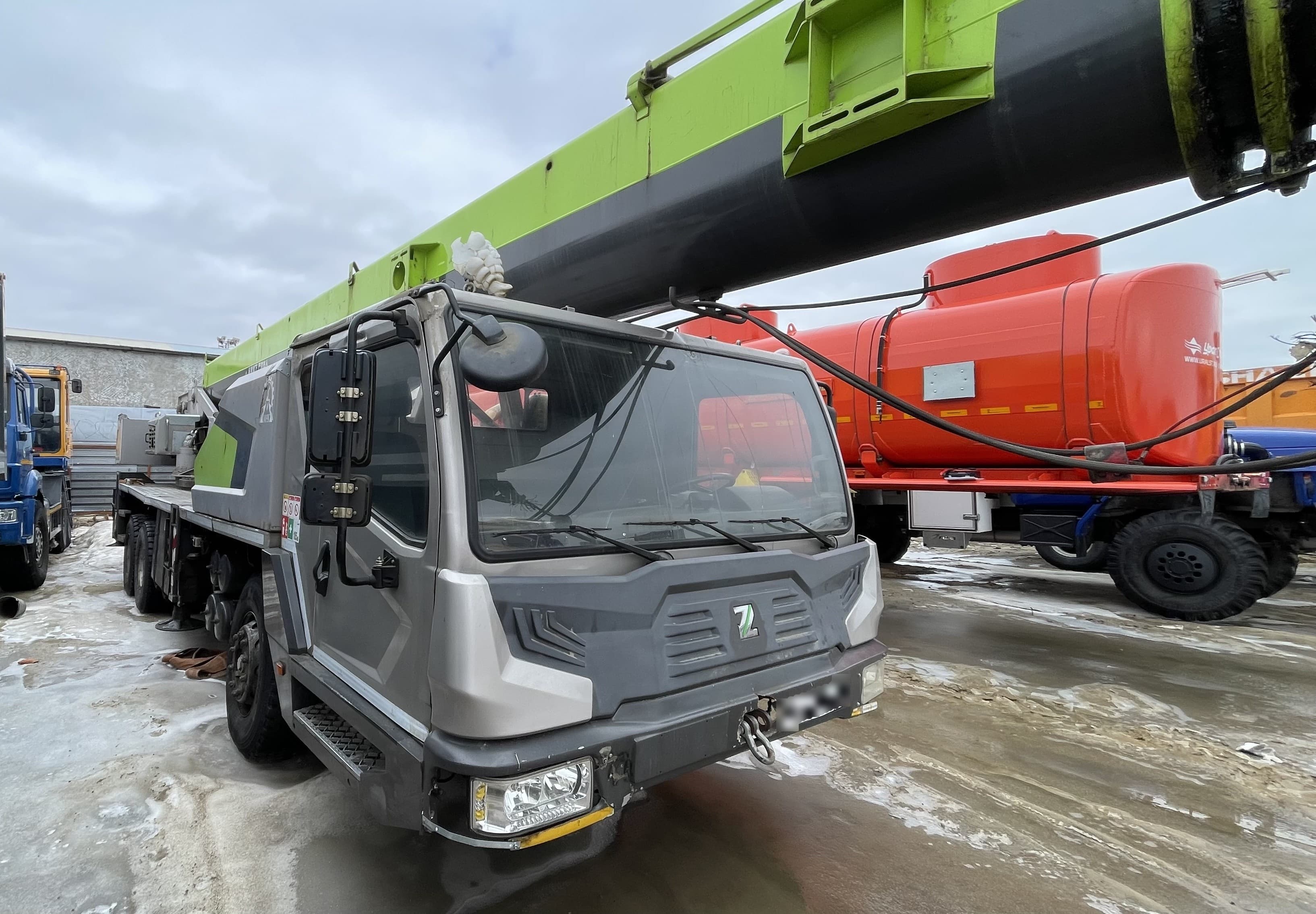 Zoomlion ZTC300 6x4 Автокран - 2