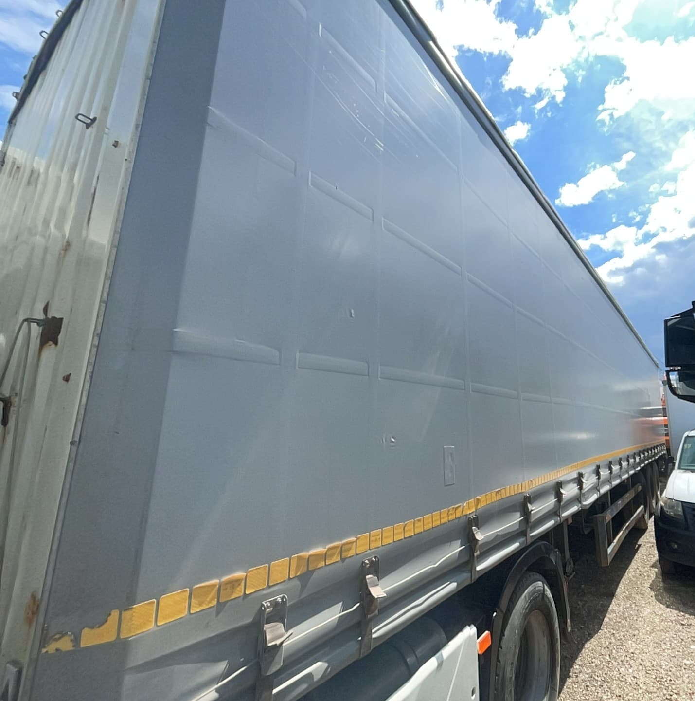 Туймазинский Завод Автобетоновозов 5885* Полуприцеп шторный - 1