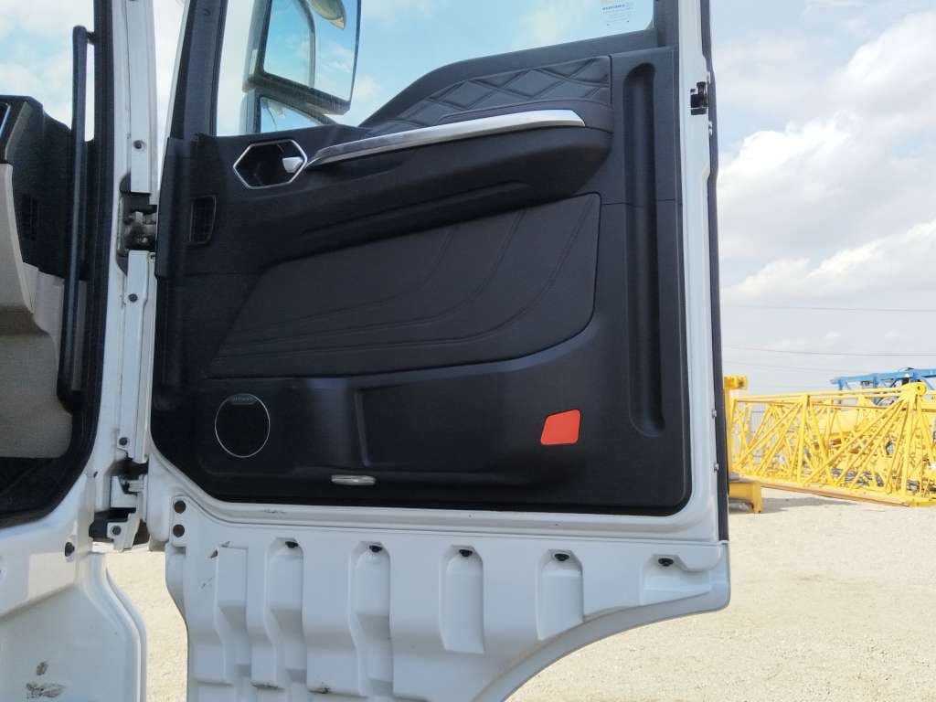 Sitrak C7H 4x2 Седельный тягач - 8