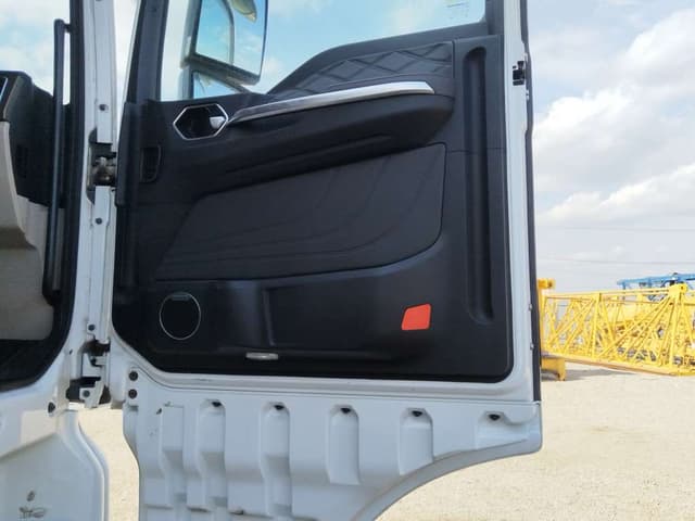 Sitrak C7H 4x2 Седельный тягач - 8