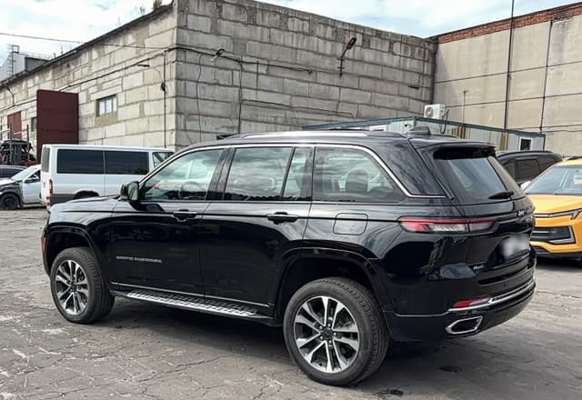 Jeep Grand Cherokee - 4