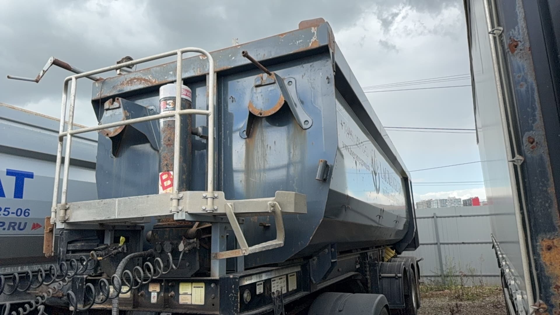 Grunwald 9453 Полуприцеп самосвальный - 1