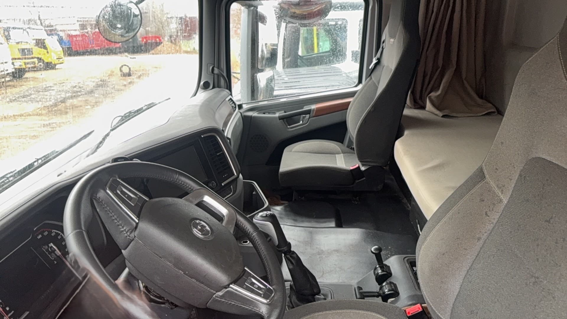 Shacman (Shaanxi) SX* 6x6 Седельный тягач - 5