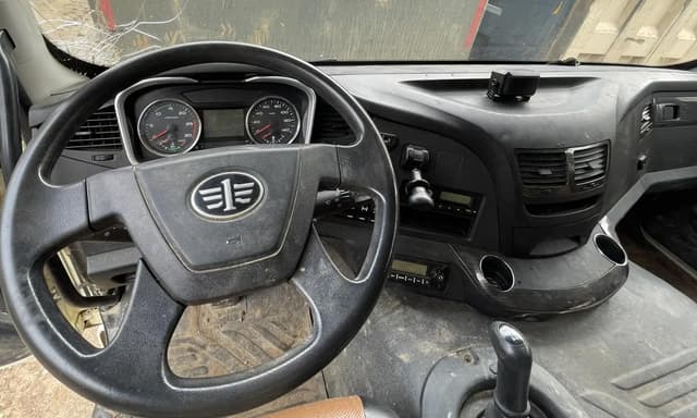 FAW CA 3310 8x4 Самосвал - 5