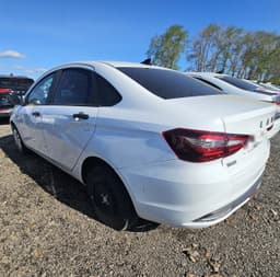Lada Vesta седан - 4