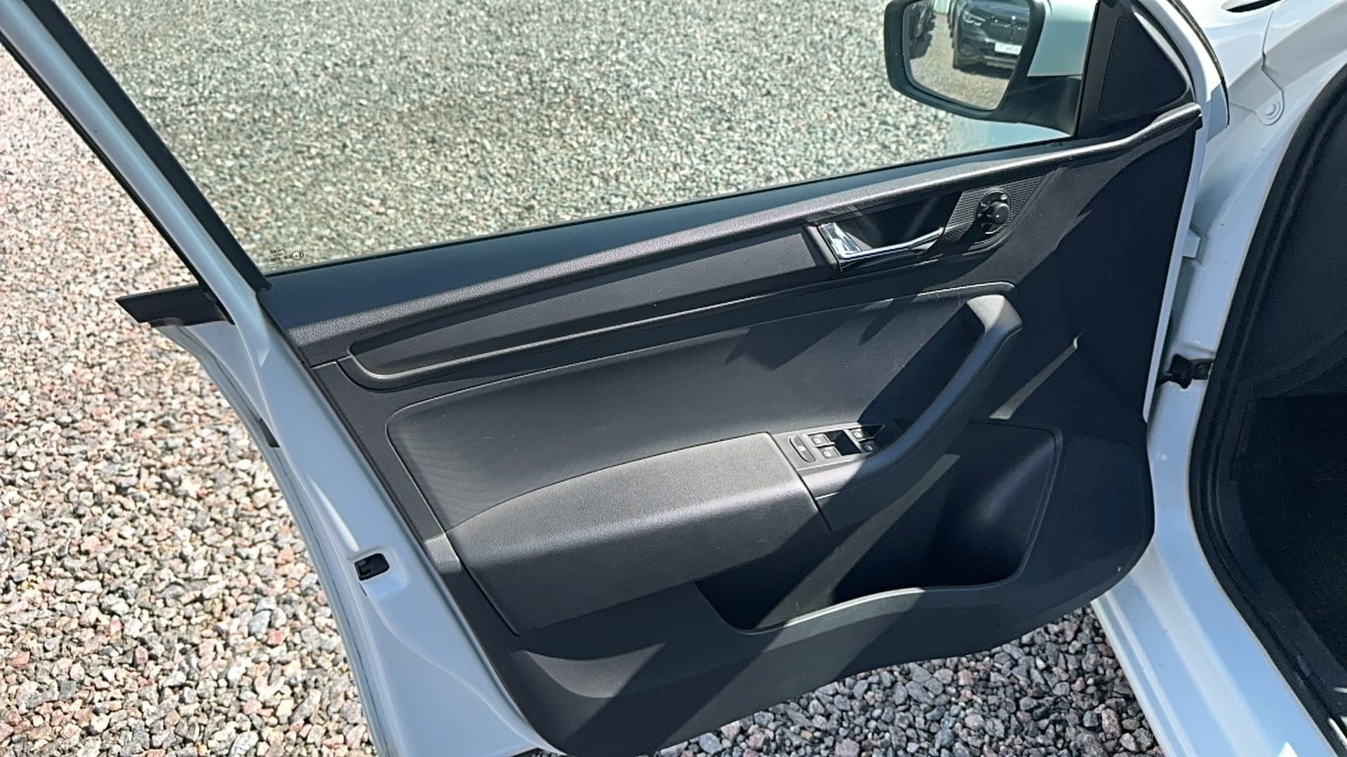 Skoda Rapid - 8