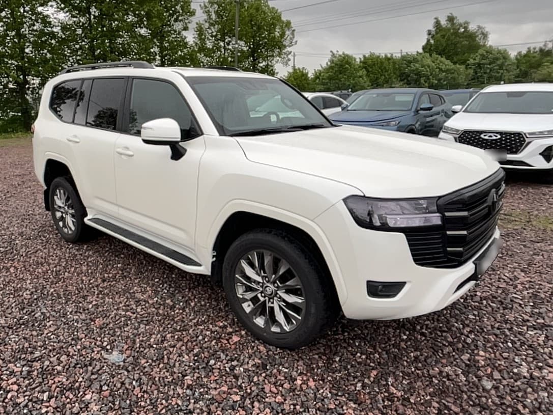 Toyota Land Cruiser 300 - 2