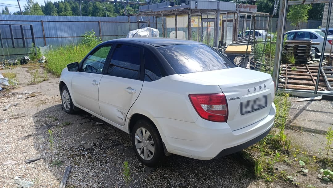 Lada Granta седан - 4