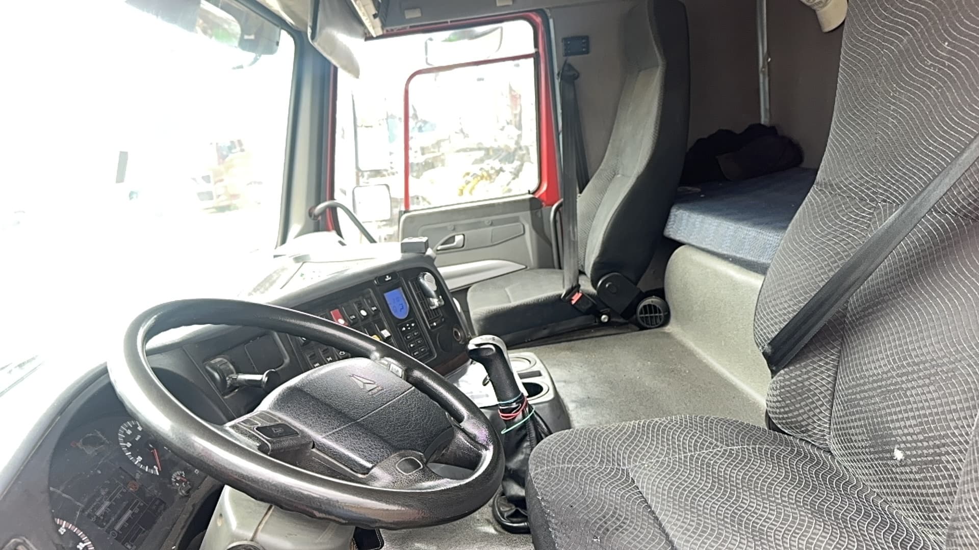Howo ZZ* 6x4 Самосвал - 6