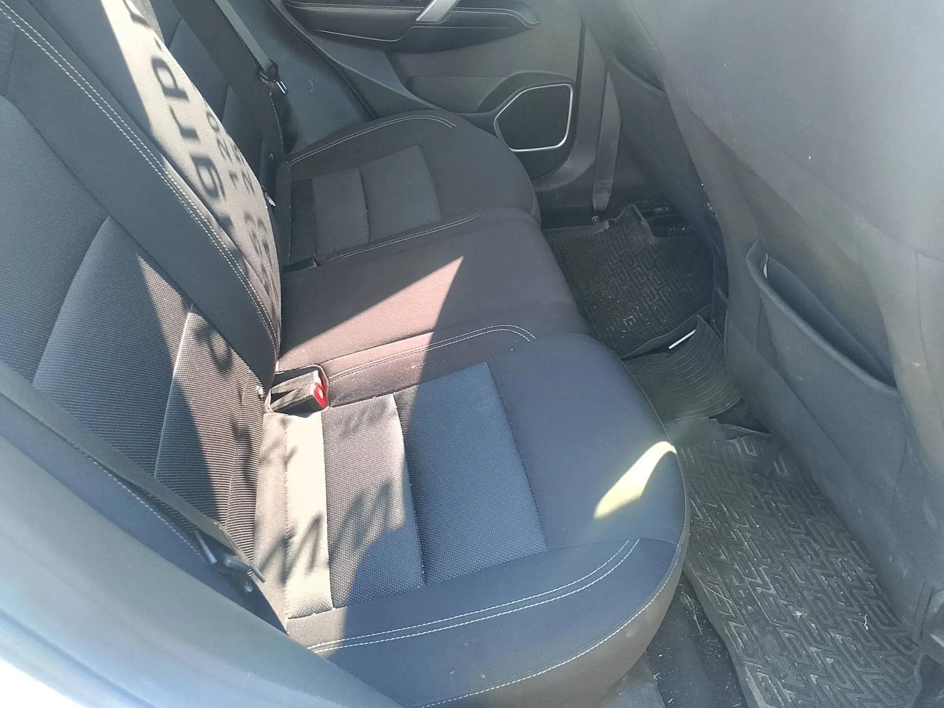 Geely Coolray - 8