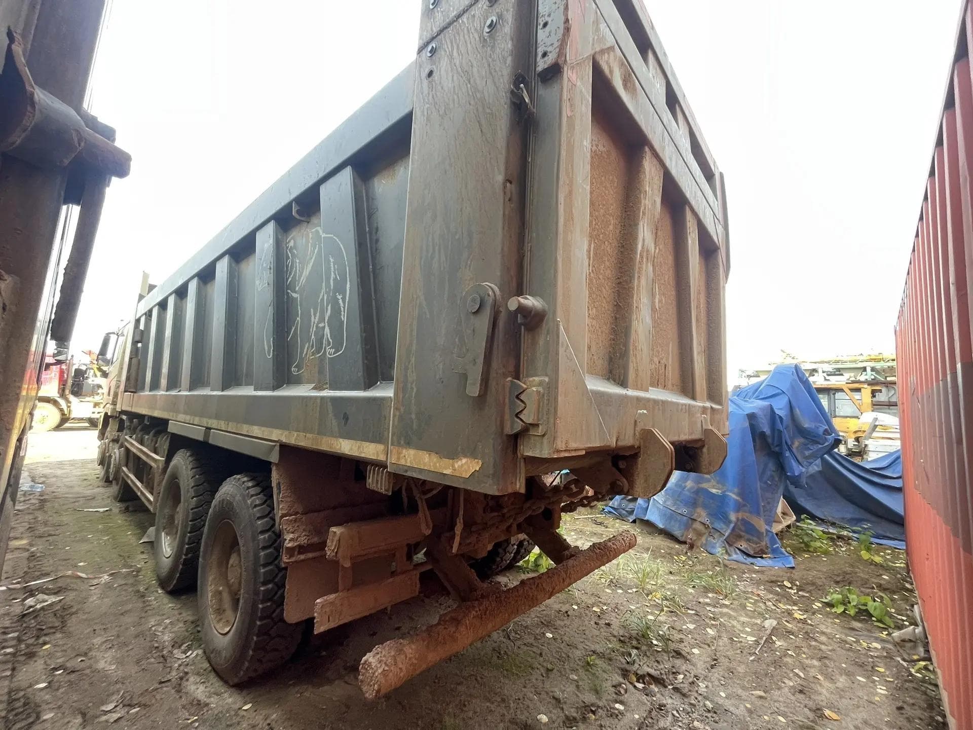 Shacman (Shaanxi) SX* 8x4 Самосвал - 4