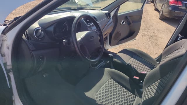 Lada Granta седан - 6