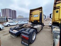 Hongyan CQ* 4x2 Седельный тягач - 3