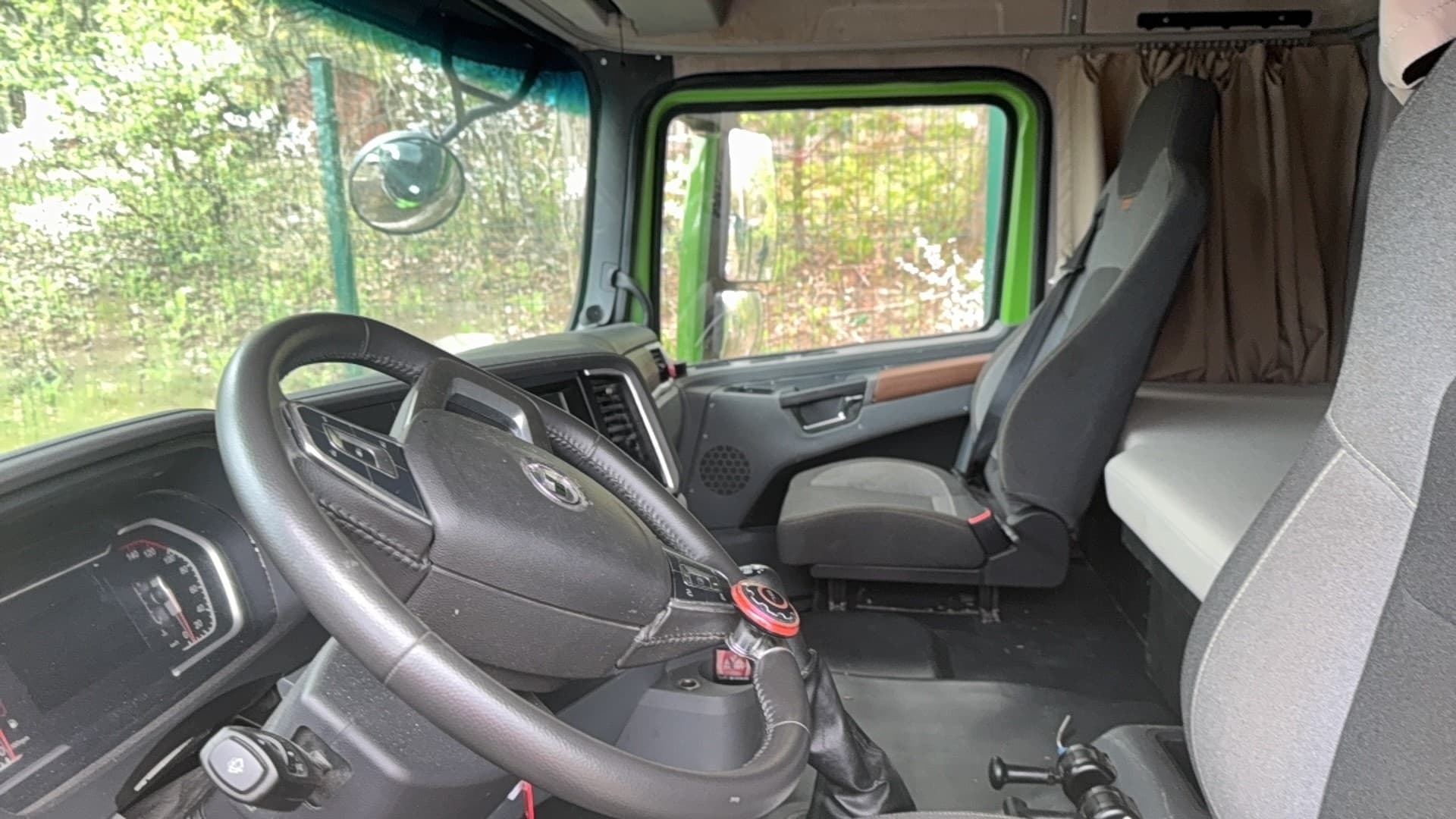 Shacman (Shaanxi) SX* 6x6 Седельный тягач - 5