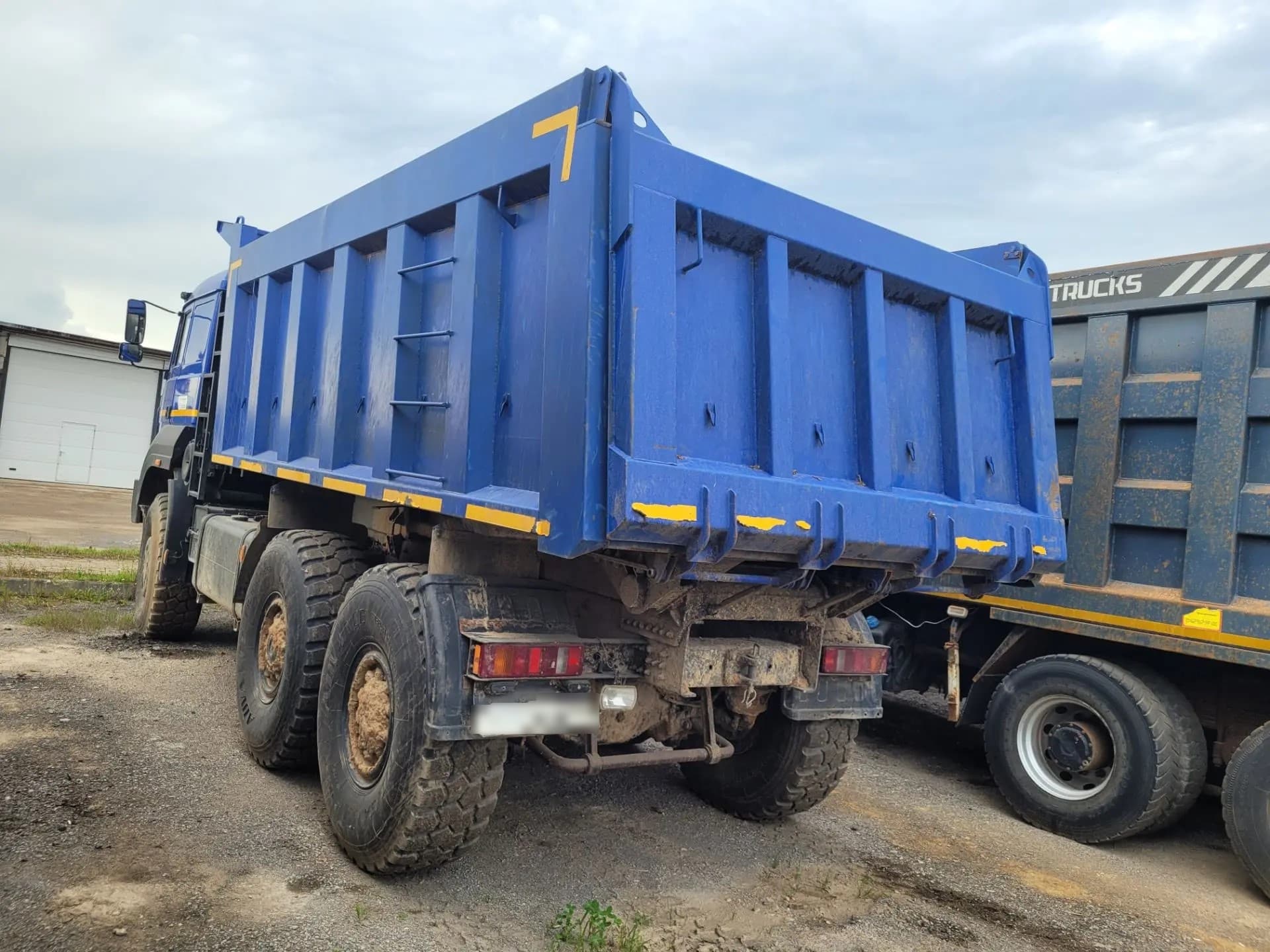 Ural 6370 6x6 Самосвал - 4