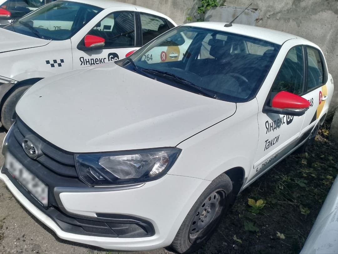 Lada Granta - 1