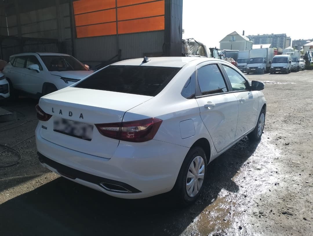 Lada Vesta седан - 3