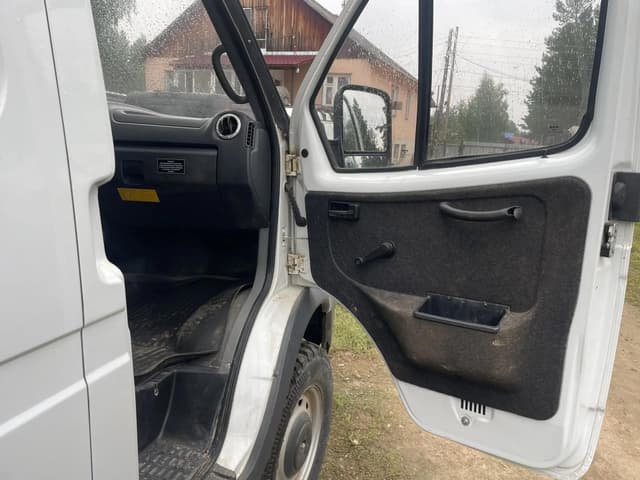 GAZ 2310 - 8