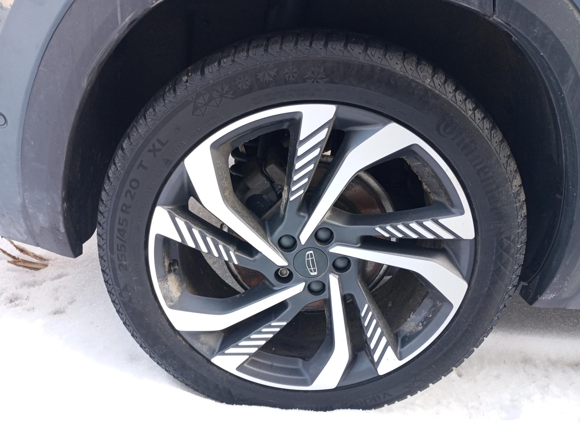 Geely Monjaro - 10