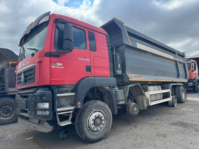Howo T5G 8x4 Самосвал - 1