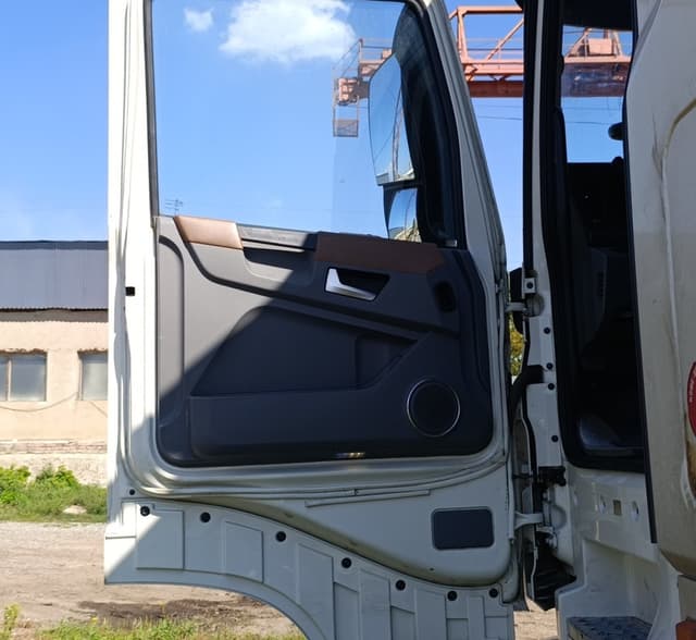 Dongfeng DFH 4x2 Седельный тягач - 7