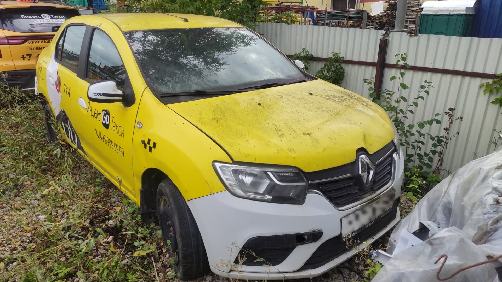 Renault Logan - 2