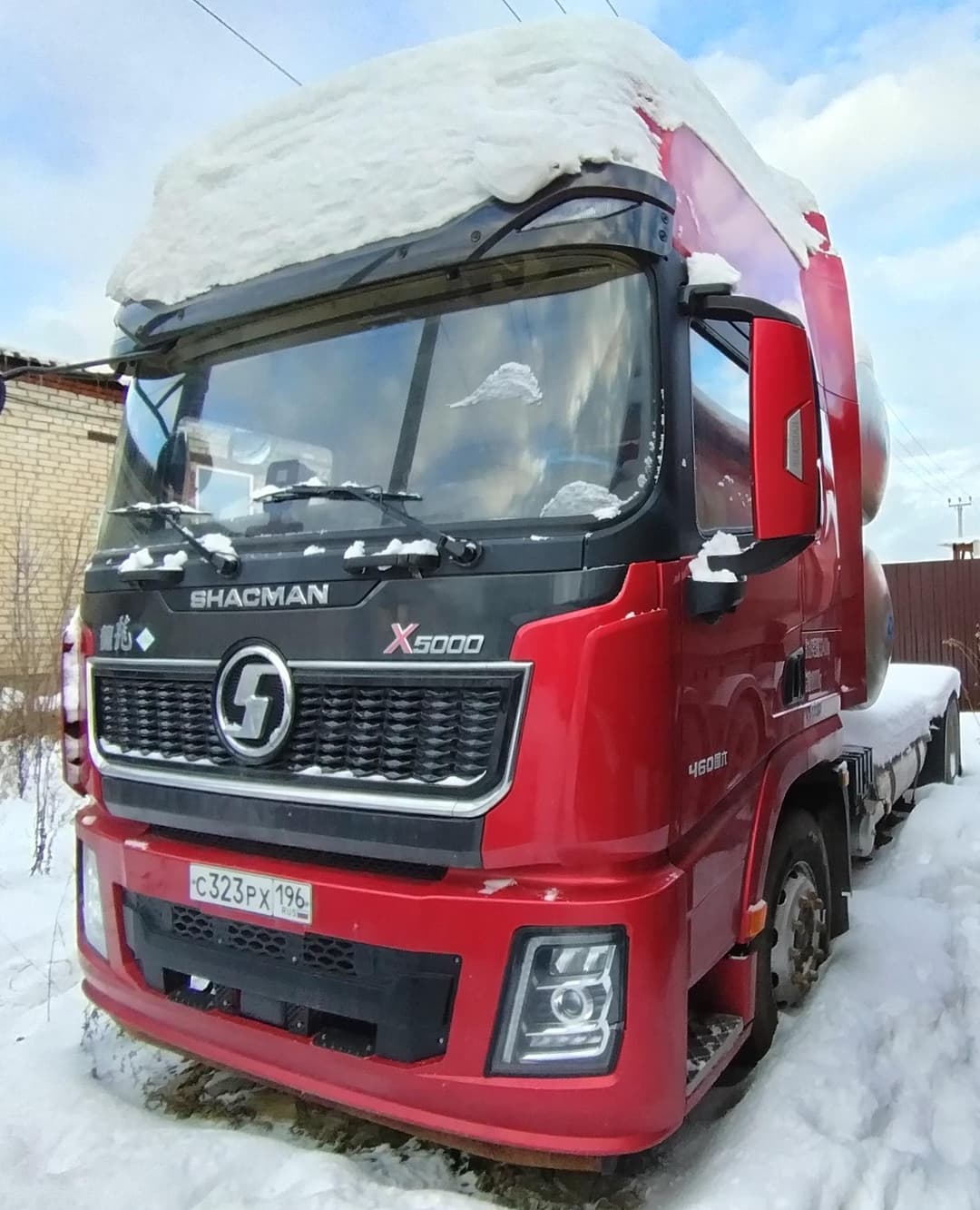 Shacman (Shaanxi) SX* 4x2 Седельный тягач - 1