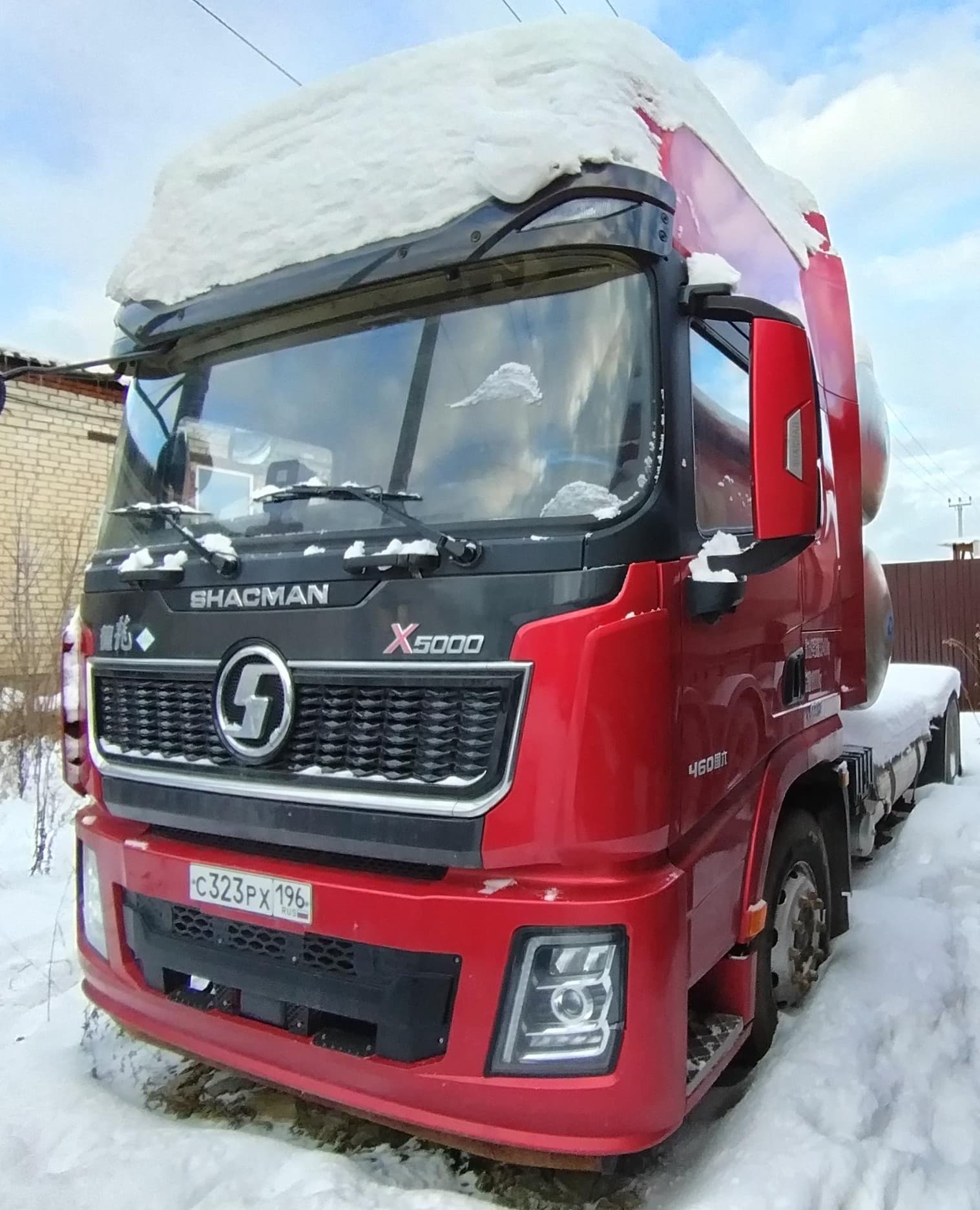 Shacman (Shaanxi) SX* 4x2 Седельный тягач - 1