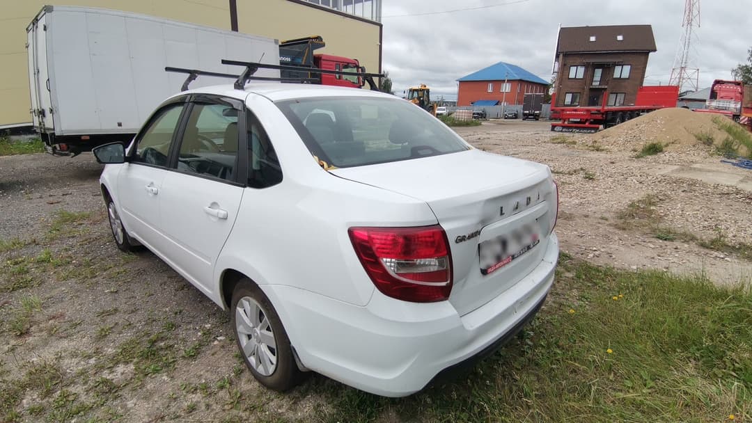 Lada Granta седан - 4