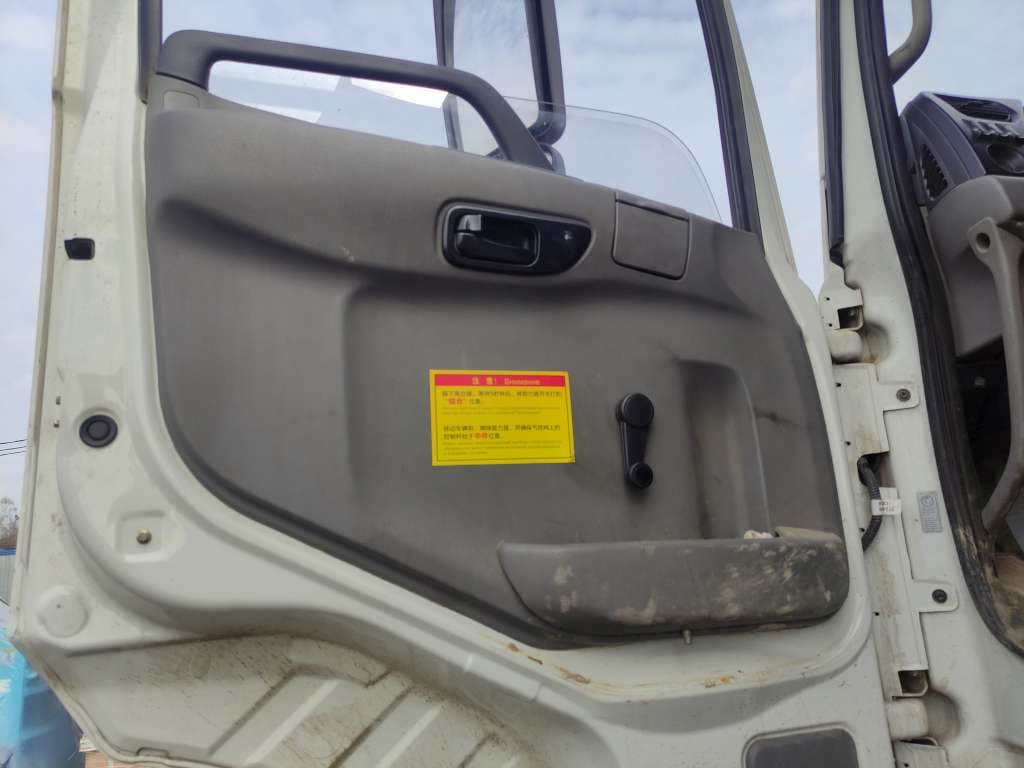 Dongfeng DFH 8x4 Самосвал - 8