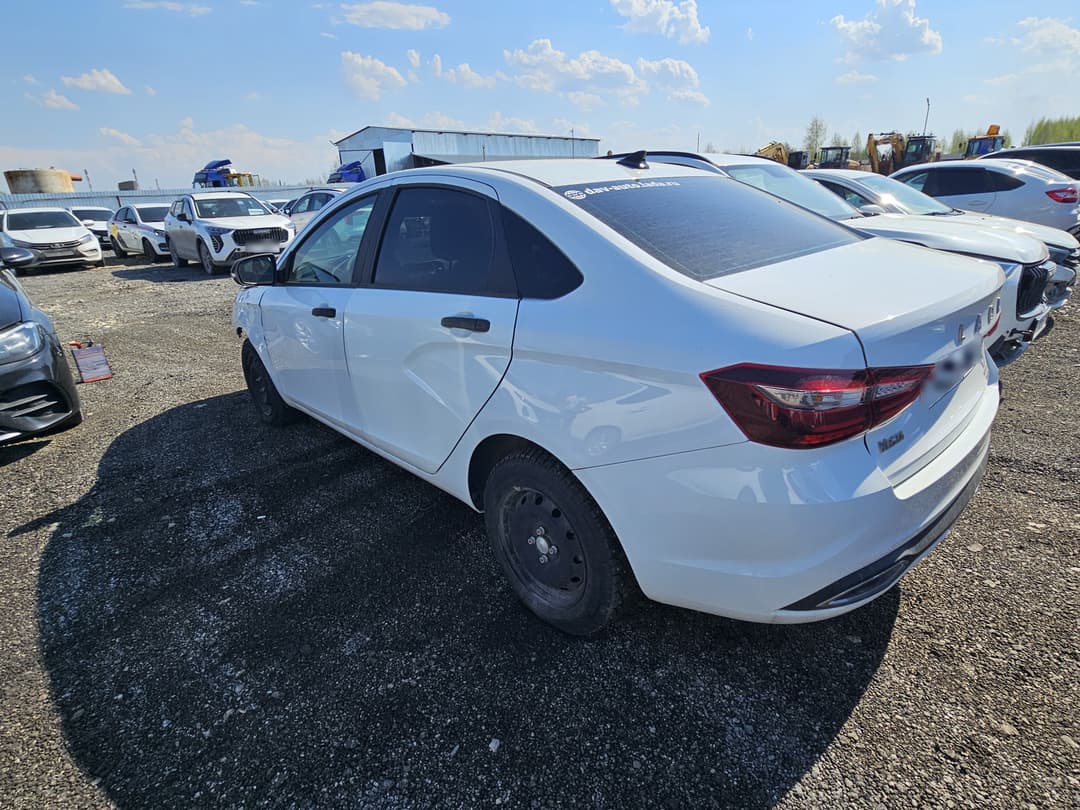 Lada Vesta седан - 3