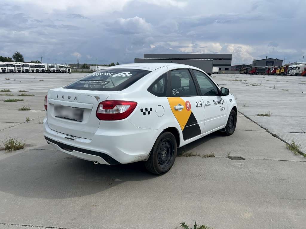Lada Granta лифтбек - 3