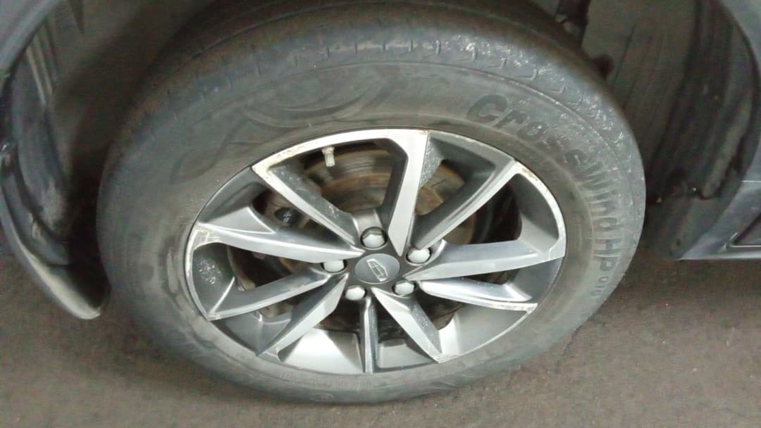 Geely Coolray - 10