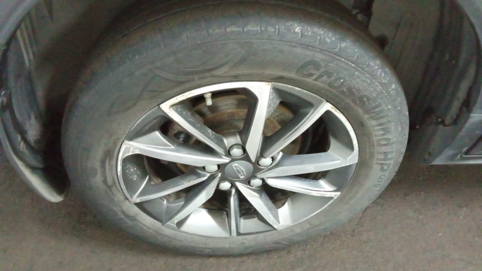 Geely Coolray - 10